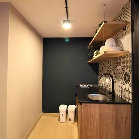 Apartamento Con Cocina Y Bano Privado - One106 By Roots Rentals Medellín Exterior foto