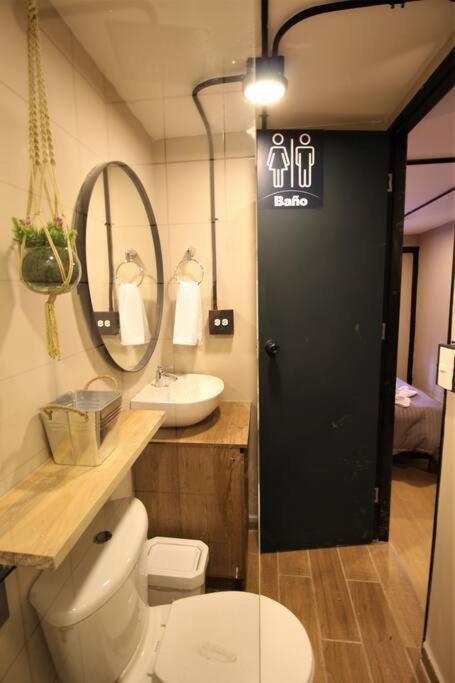 Con Cocina Y Bano Privado - One106 By Roots Medellin