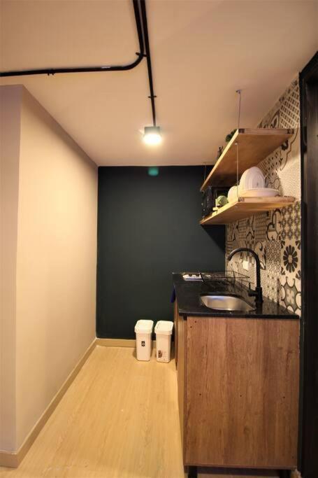 Con Cocina Y Bano Privado - One106 By Roots Medellin